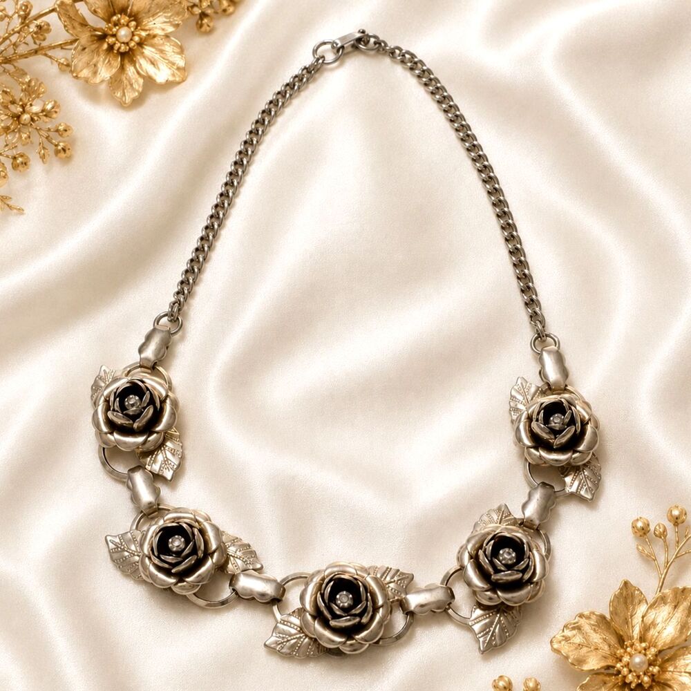 Vintage Gold Tone Rhinestone Rose Link Necklace 16 Inch